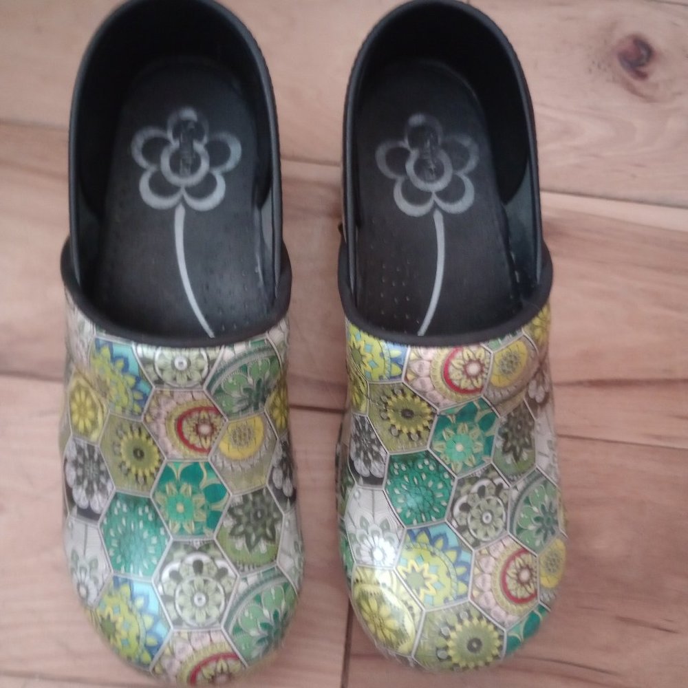 Clogs